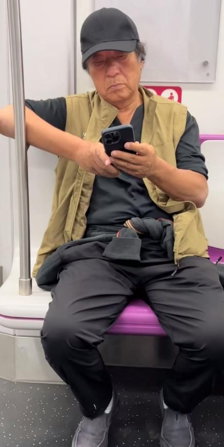 老态龙钟认不出裤腿上还有白色油漆j9平台